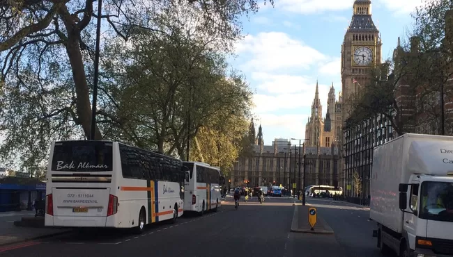 Wilt u een bus huren met chauffeur?